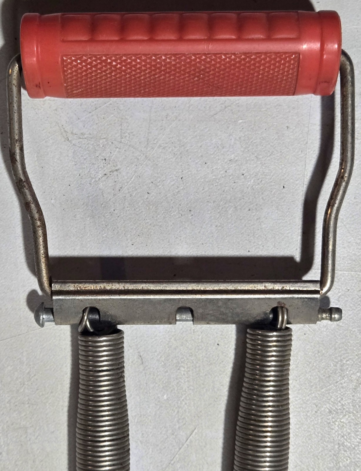Vintage Spring Chest Expander Exercise Red Handles Pull Old School Strandpuller