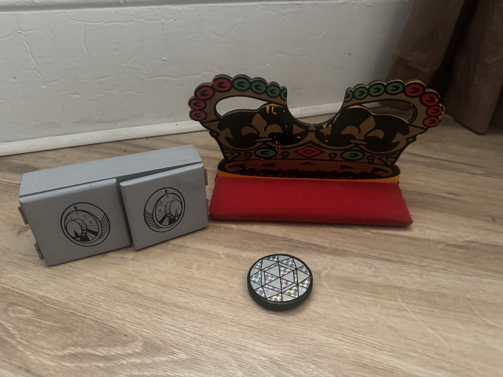 Vintage Crown Jewel Magic Trick Prop Complete Crown Display & Cabinet Near Mint