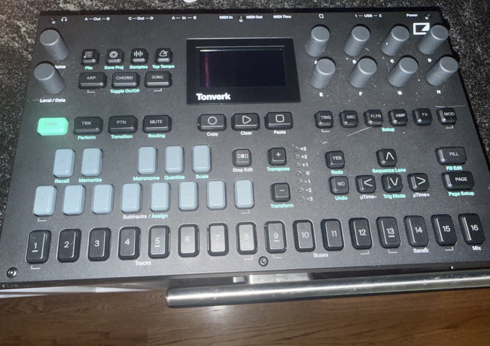 Elektron Tonverk Polyphonic Multisampler and Audio Processor