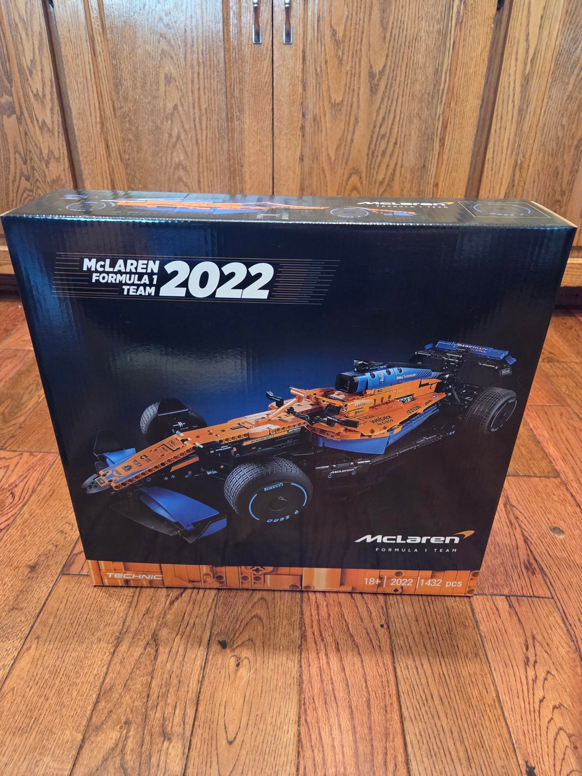 NEW IN BOX UNBRANDED MOC 42141 McLaren Formula 1 Race Car 1432 Pieces
