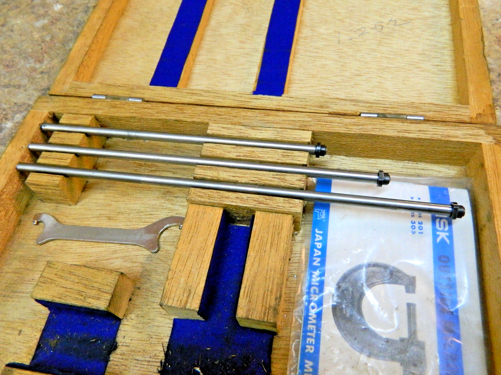 NSK 711-407 0-4" DEPTH MICROMETER .001"