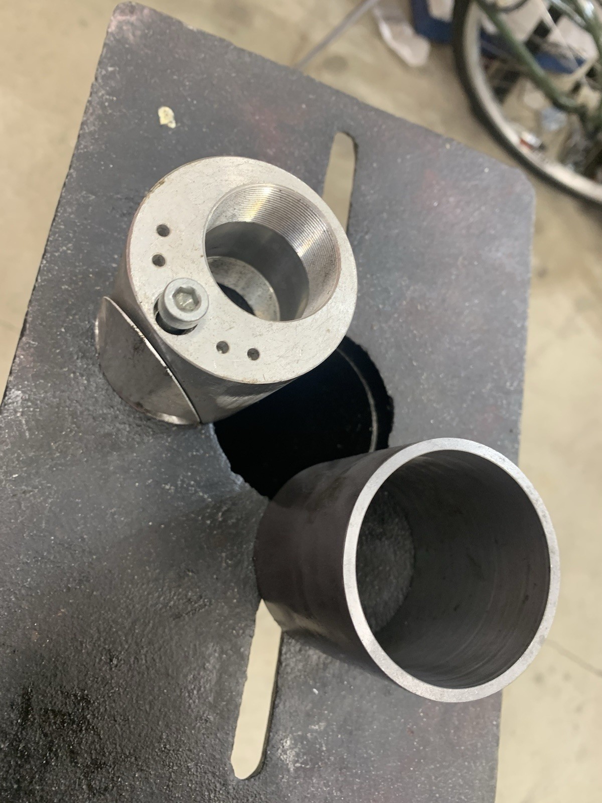 Tandem Cro-moly Eccentric Bottom Bracket Shell And Aluminum Wedge Type Eccentric