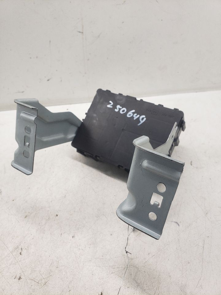 2010-2014 Nissan Rogue Body Control Module BCM VIN J 1st Digit Thru OEM 1417863
