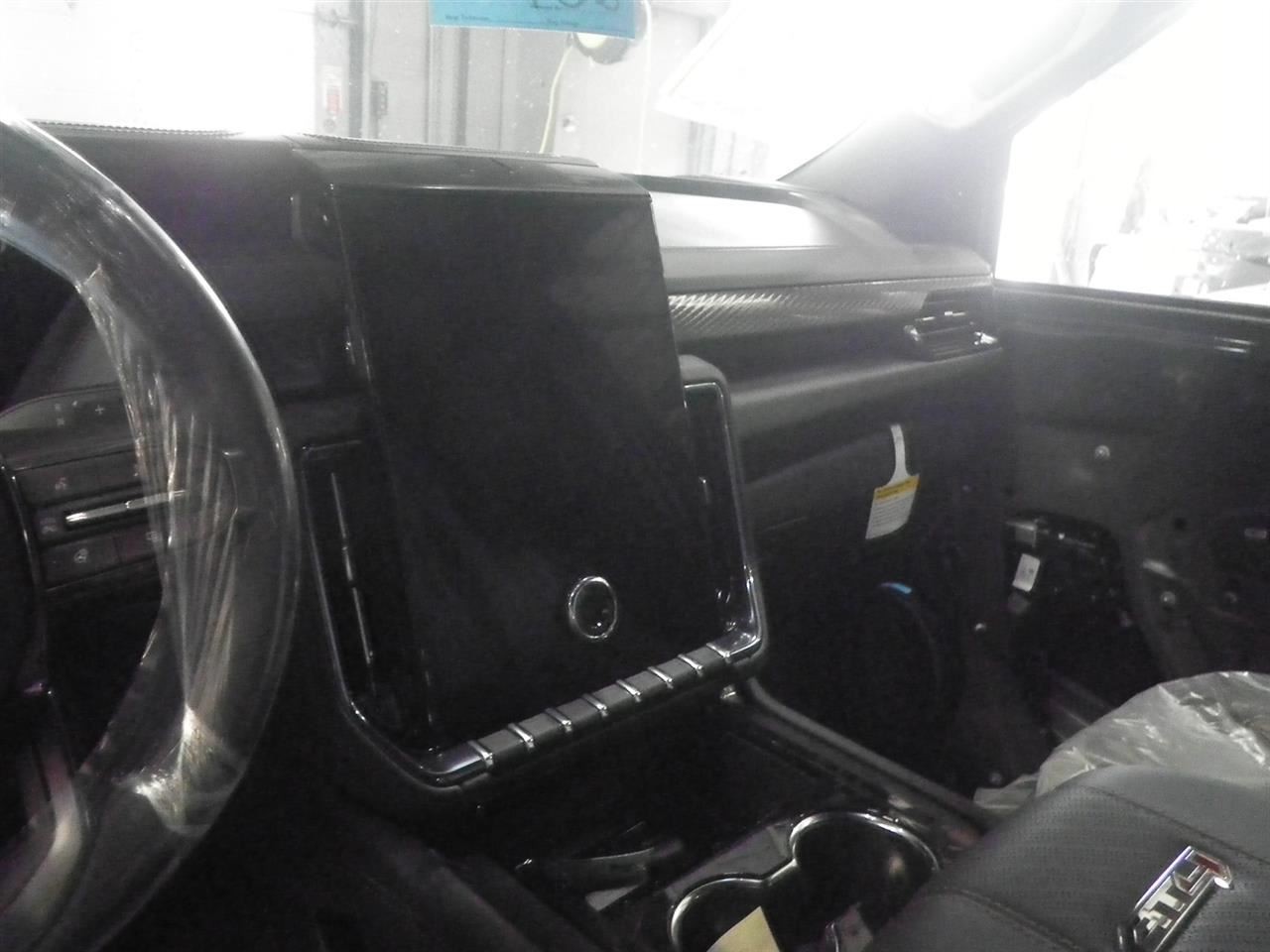 2026 Yukon AT4 Upper Air Shutter 86331348