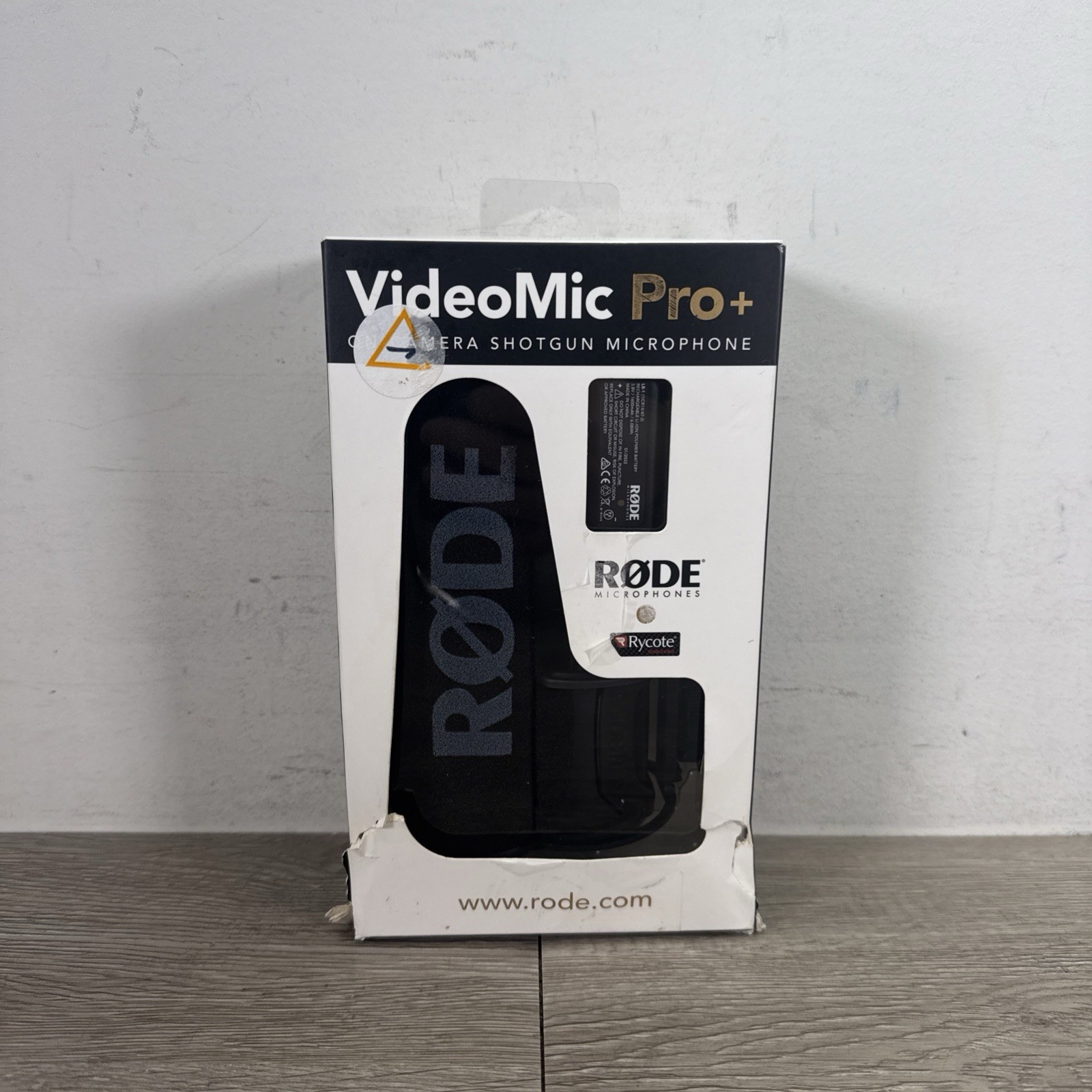 RODE VideoMic Pro Plus On-Camera Shotgun Microphone + Deadcat + Battery