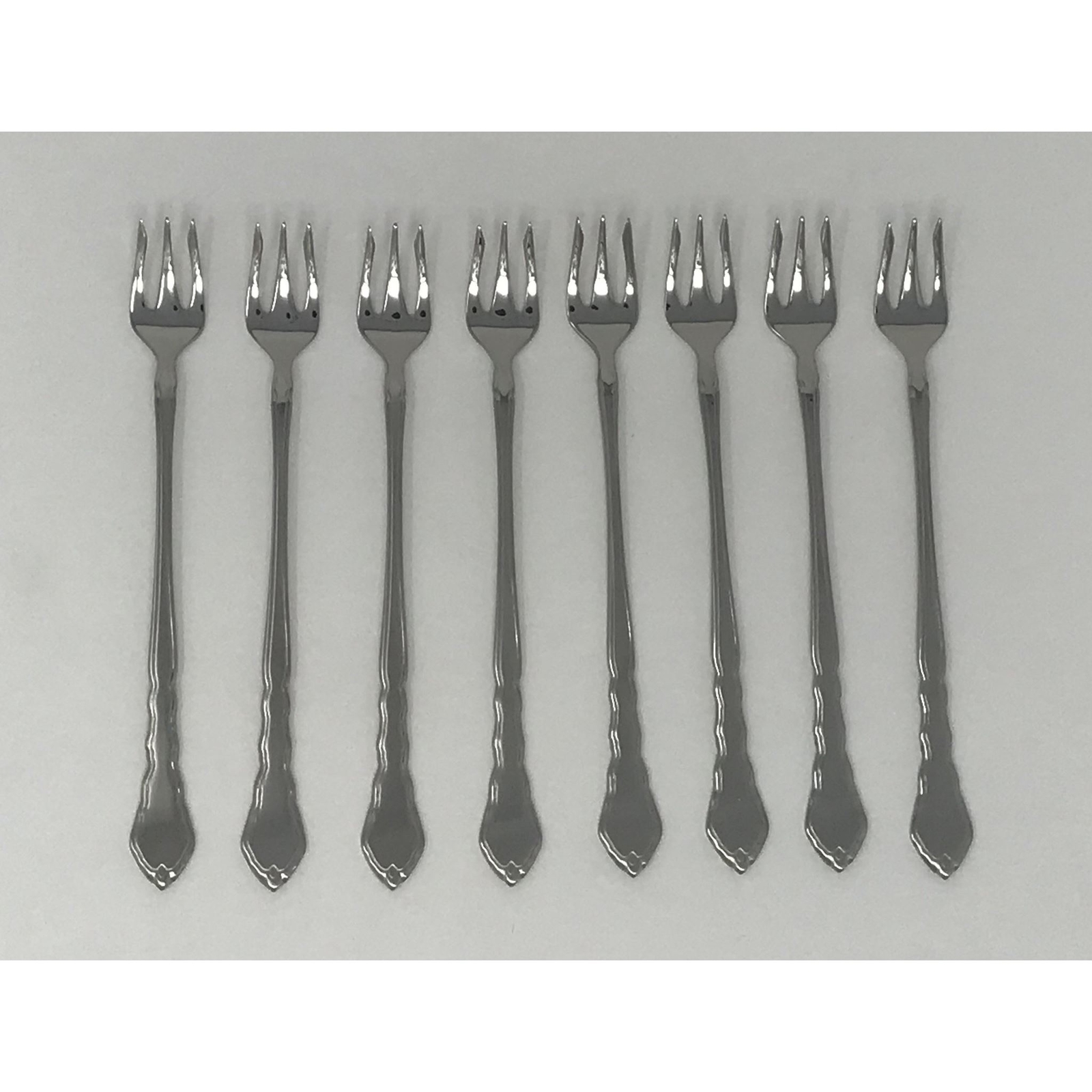 USA SELLER 8 SATINIQUE SEAFOOD / COCKTAIL FORKS ONEIDA NEW 18/8