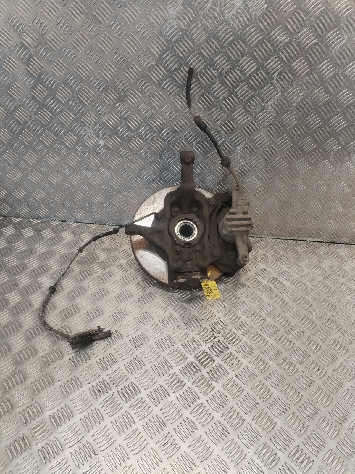 RENAULT TRAFIC HUB FRONT PASSENGER SIDE LEFT 1.6 DIESEL 2015