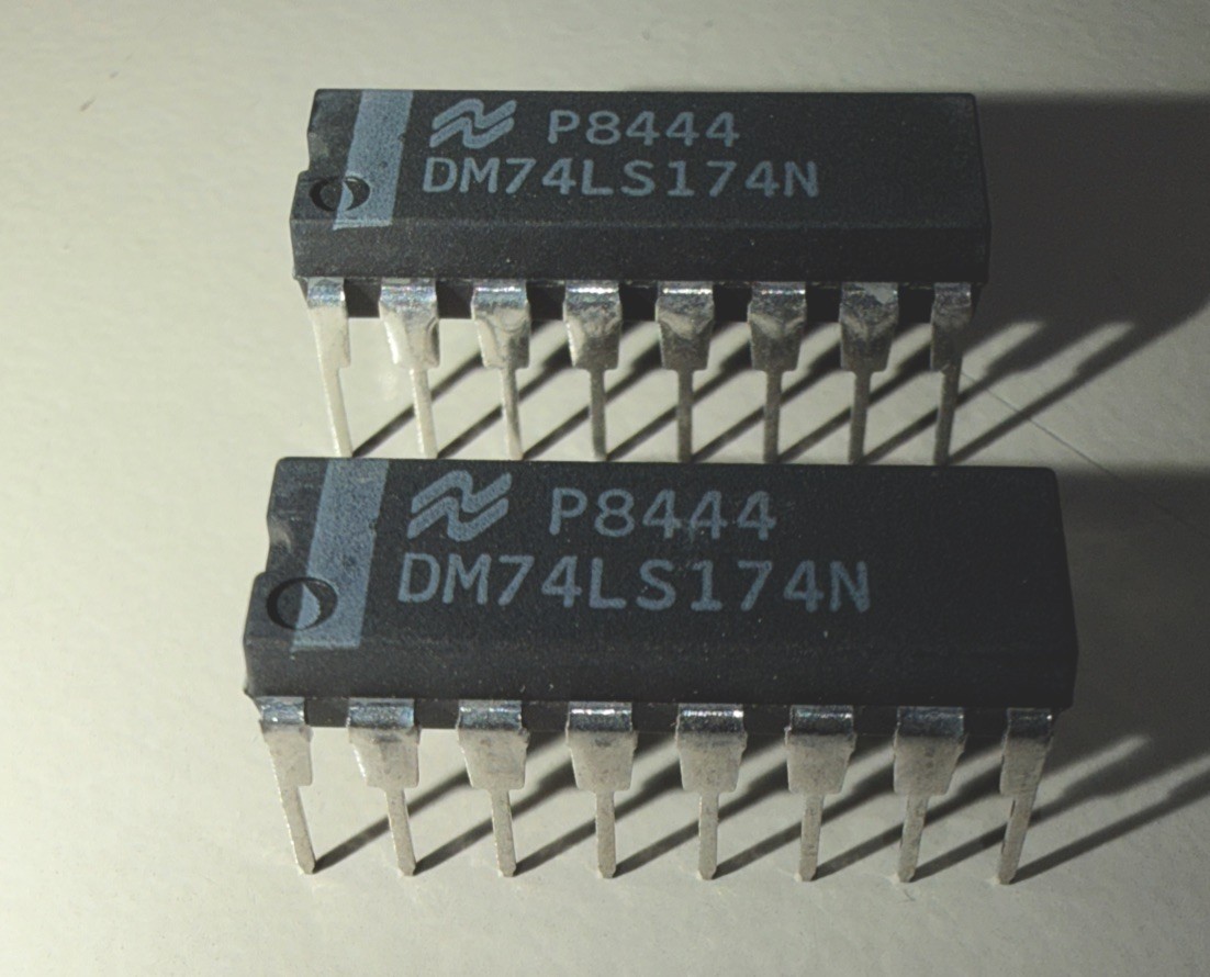 DM74LS174N  16 Pin IC Integrated Circuit. (Lot of 2)