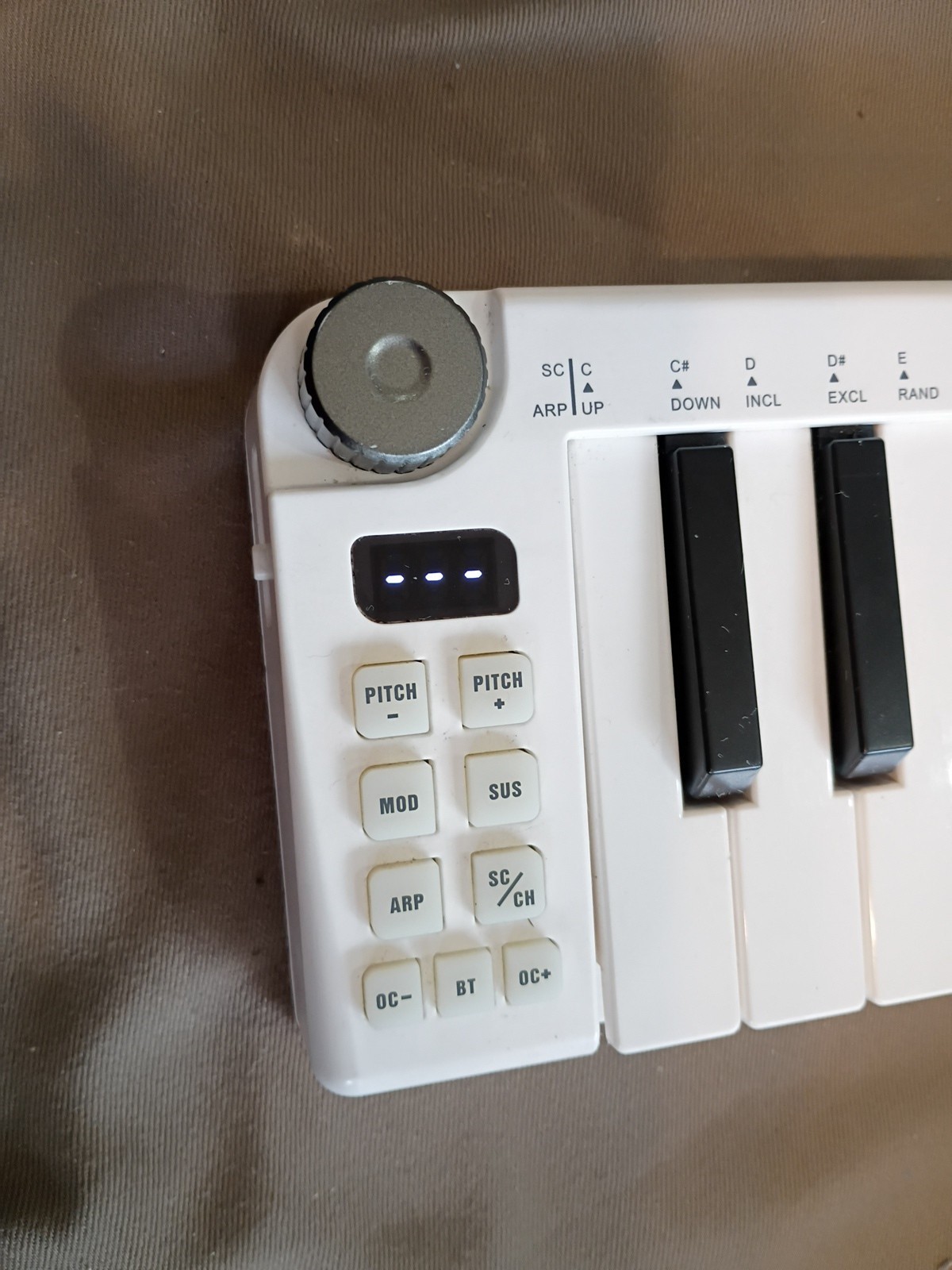 M-VAVE SMK-25 Mini Wireless Bluetooth MIDI Controller With Charging Cable