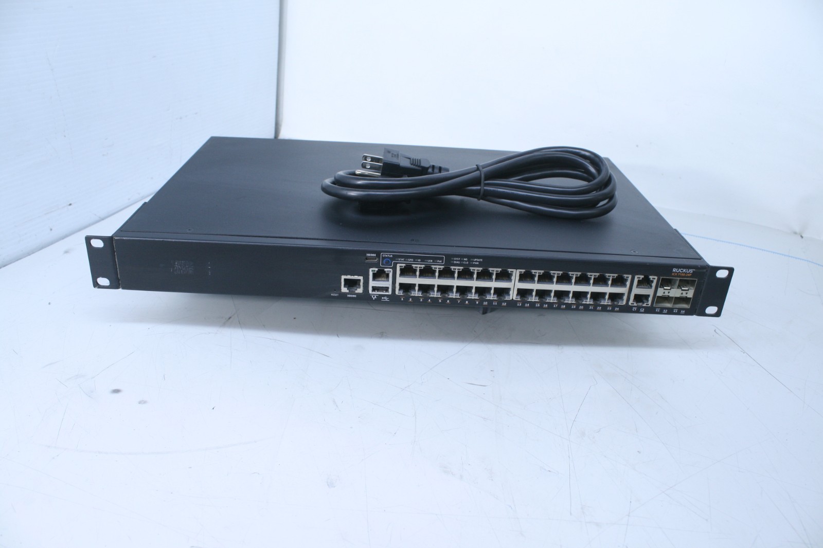 Ruckus ICX 7150-24P ICX7150-24P-4X1G Network Switch 24-Ports               T7-A5