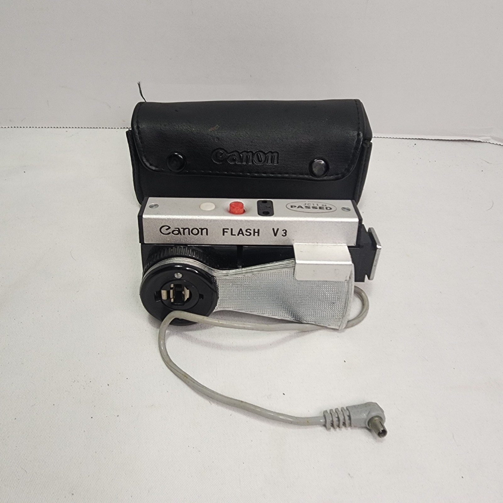 Vtg CANON Flash V3 Collapsible Attachment w/Original Black Snap Case Photography