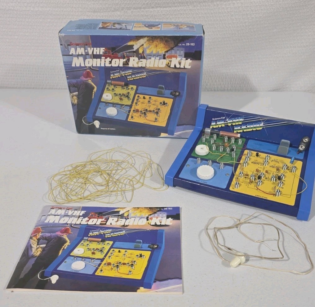 VTG Science Fair AM VHF Monitor Radio Kit 28-163 With Box Manual Earphone Wire