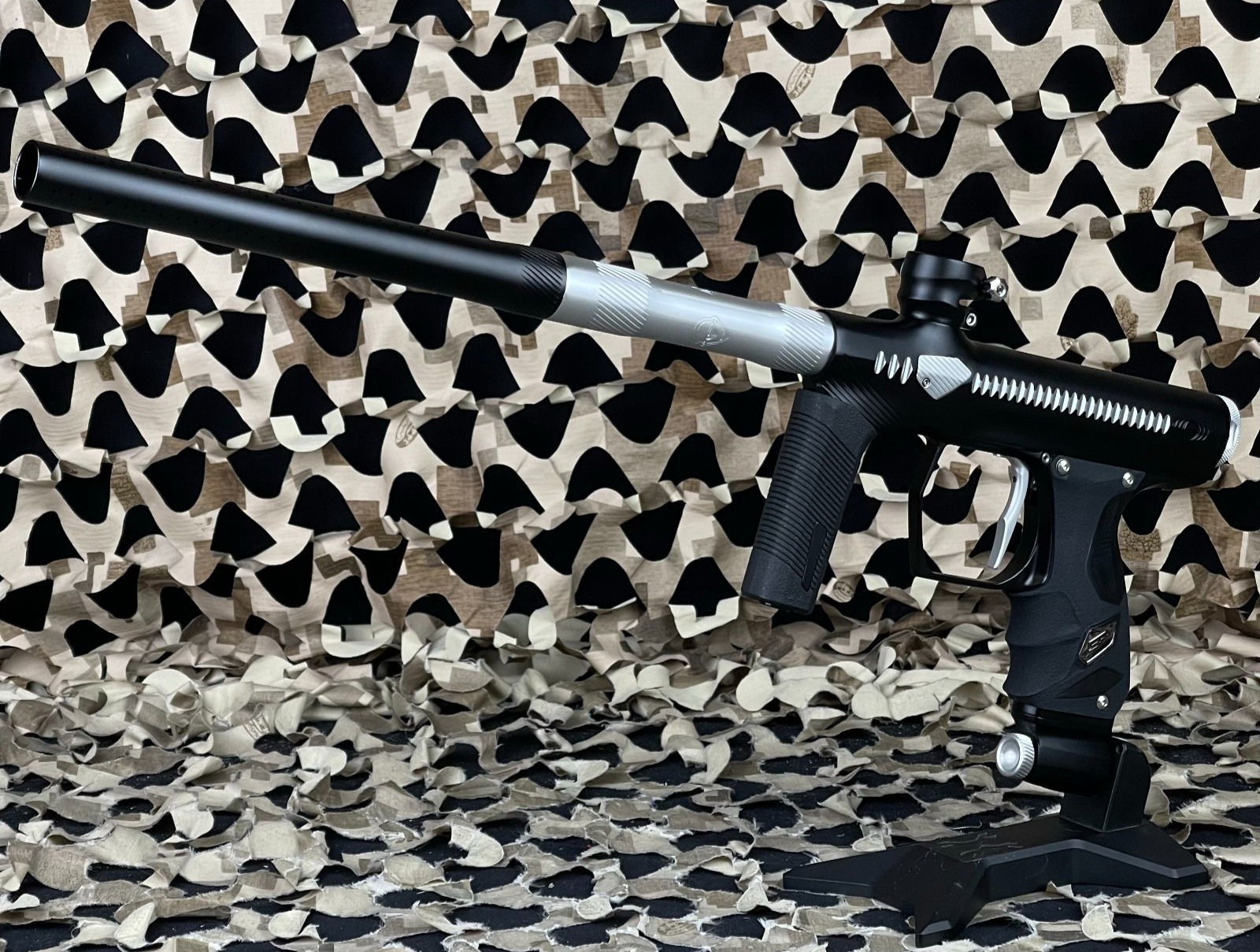 NEW Method DLX Shocker Era Paintball Gun - Black/White