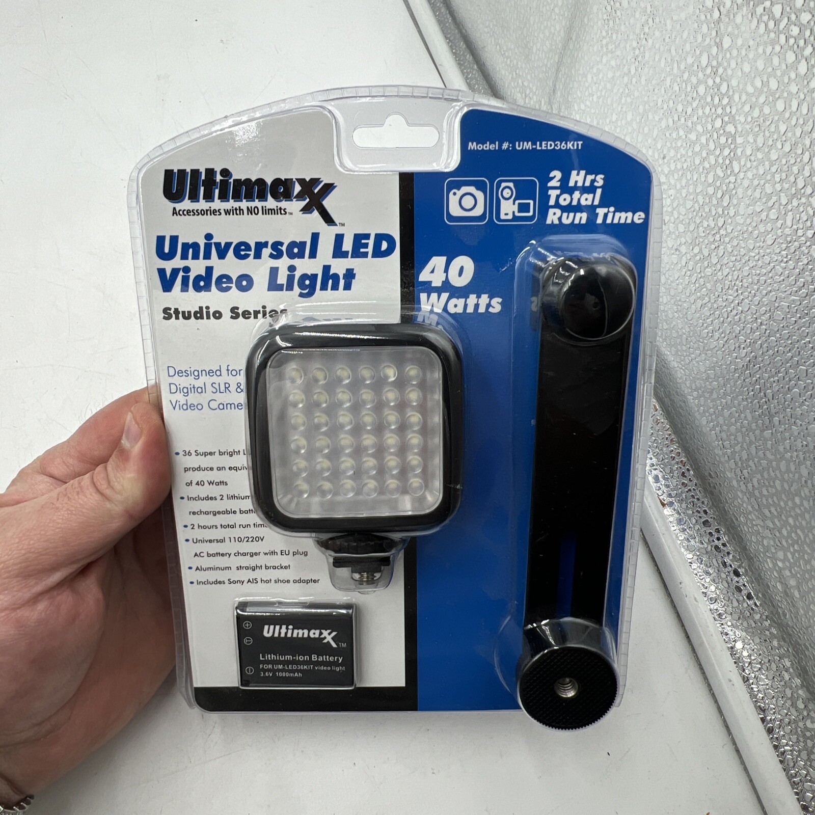 ULTIMAXX UNIVERSAL LED VIDEO LIGHT STUDIO SERIES - MODEL - UM-LED36KIT - SEALED