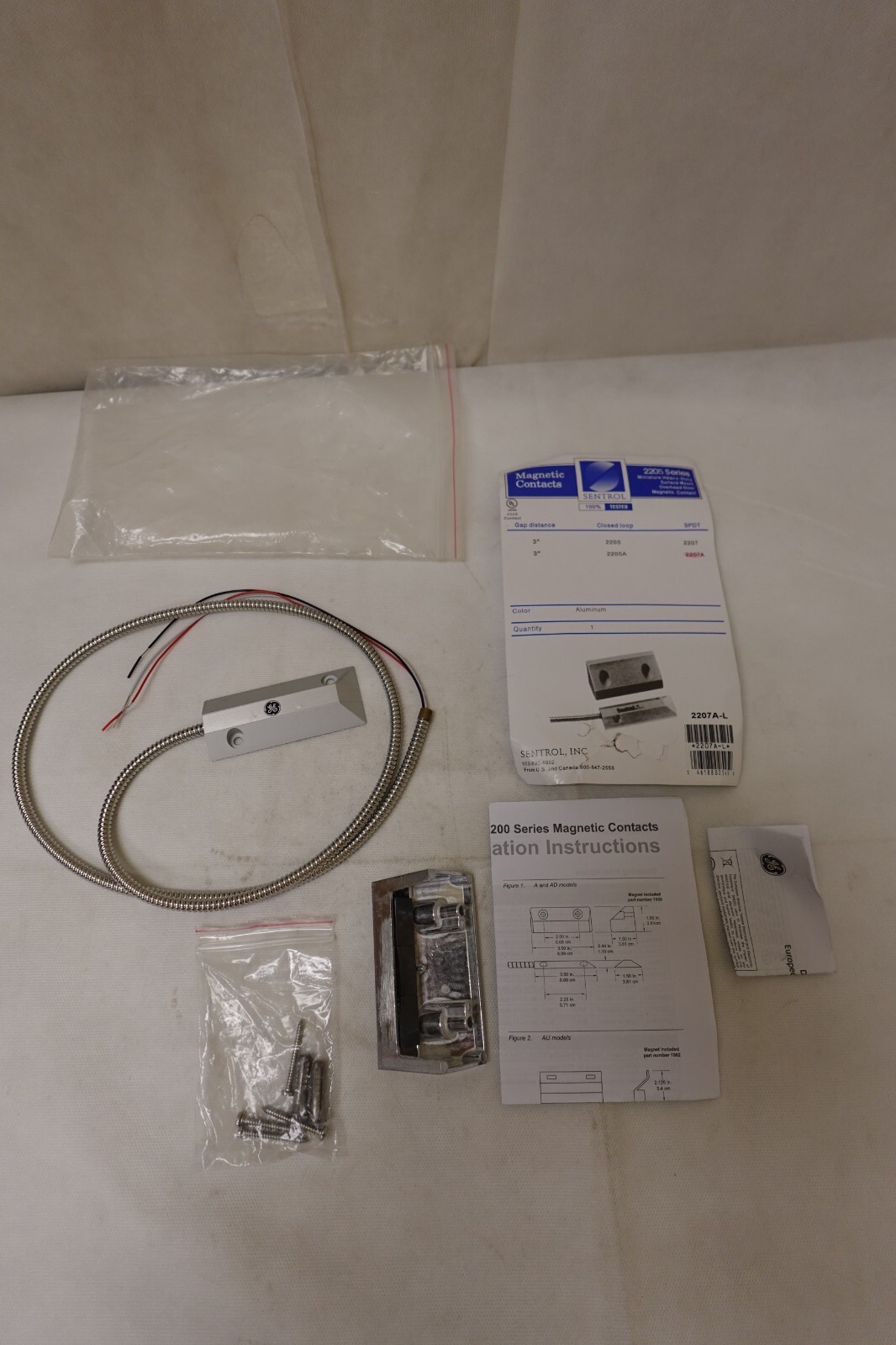Sentrol - 2205 Series Surface Mount Magnetic Door Alarm Contact  2207A-L *NOS*