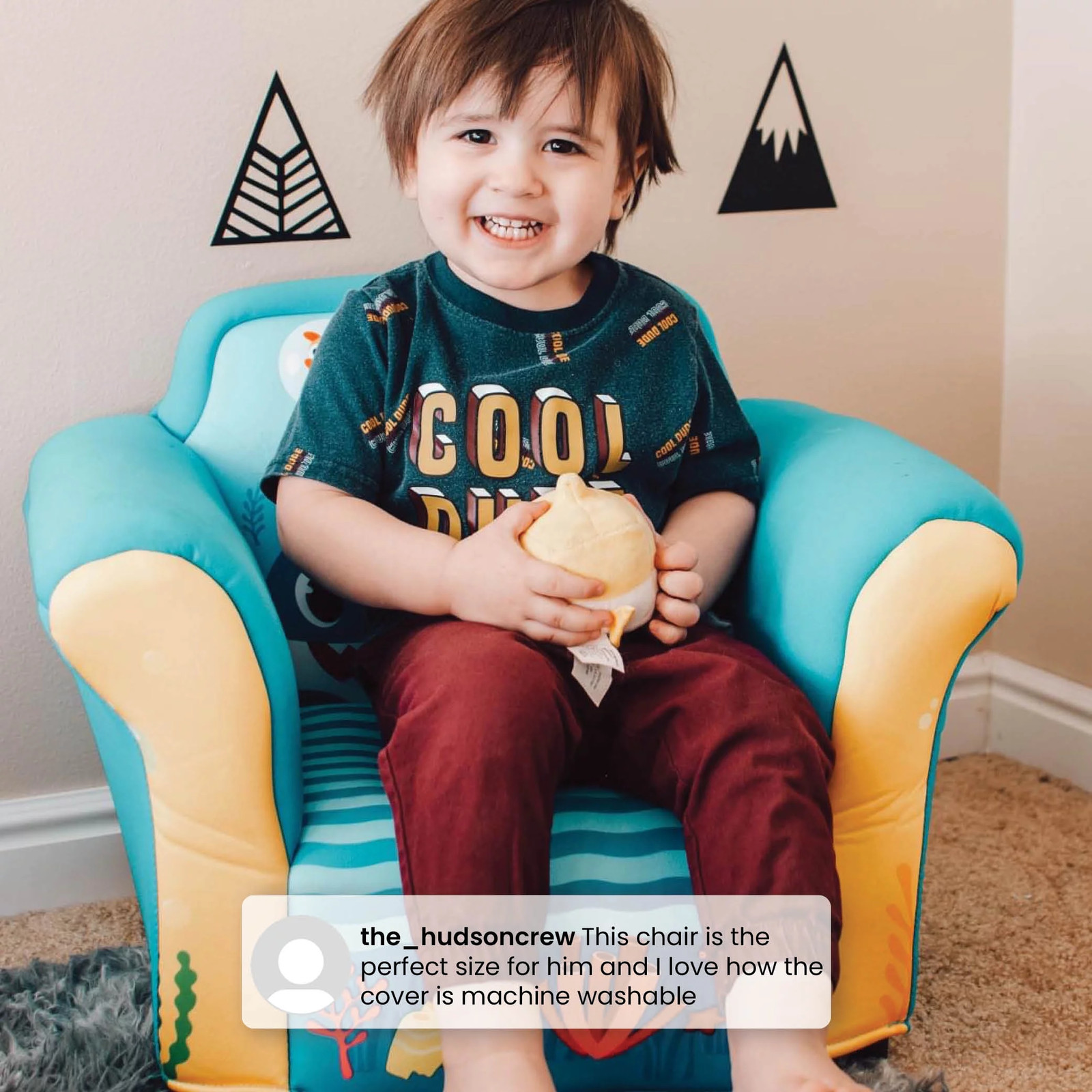KIDS CHAIR Baby Shark Upholstered Accent Chair with Sculpted Frame