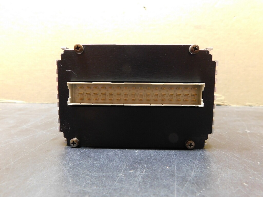 DANIELS ELECTRONICS VT-3/160-SNA800 -- 160MHz Transmitter