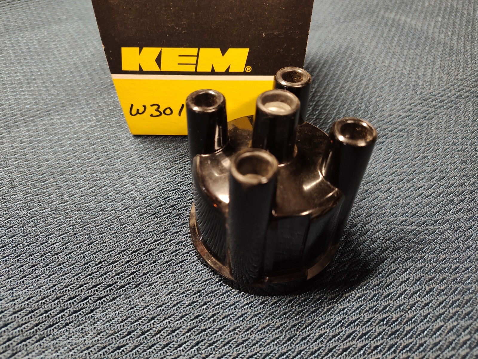 KEM # W301 Distributor Cap Fits Opel, Volkswagen +