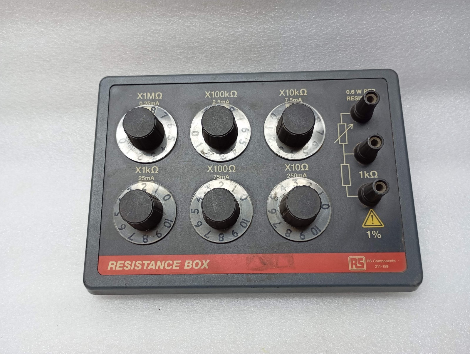 RESISTANCE BOX RS component 211-159