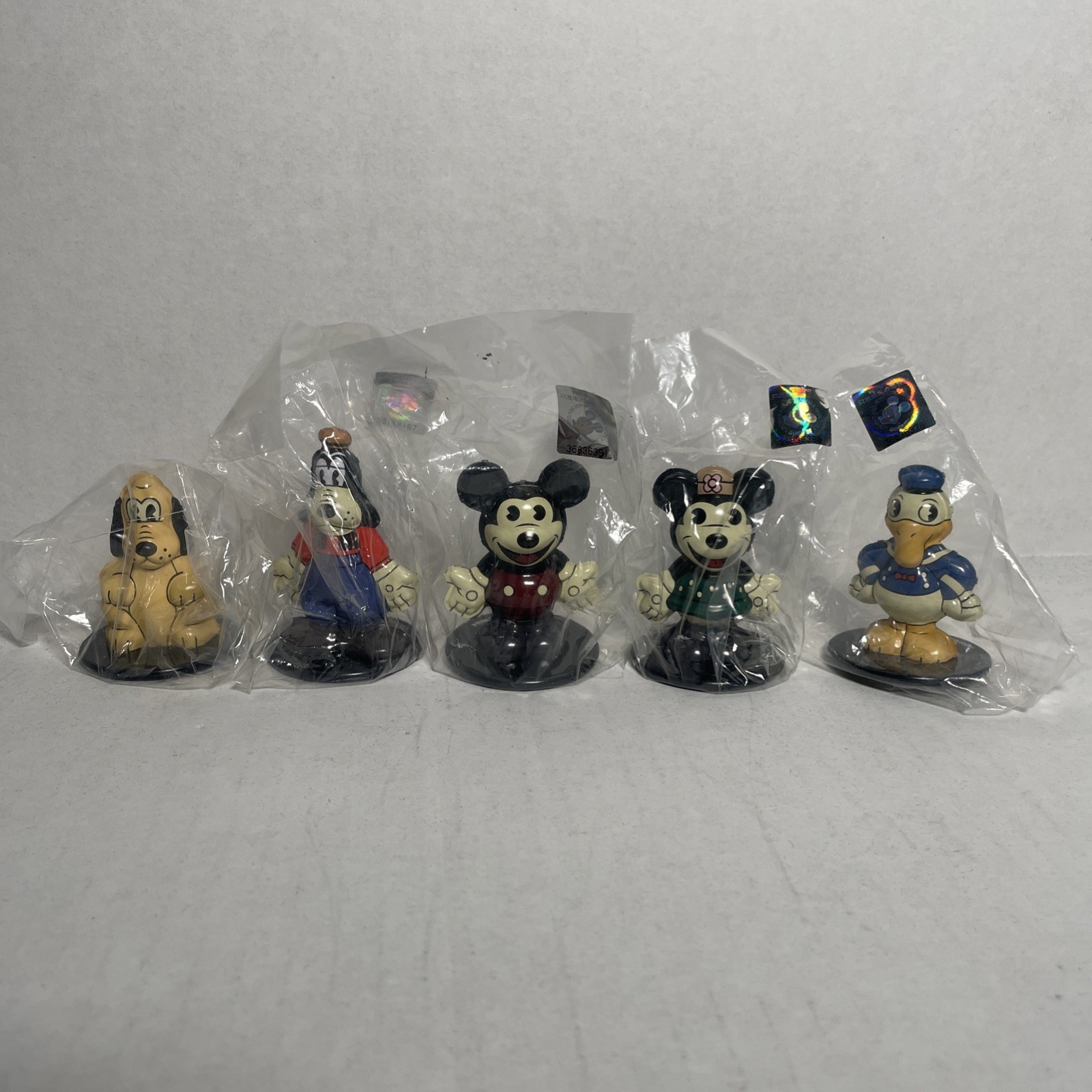Disney Yujin Minnie Donald Mickey Metal Mini Figure Set Hong Kong