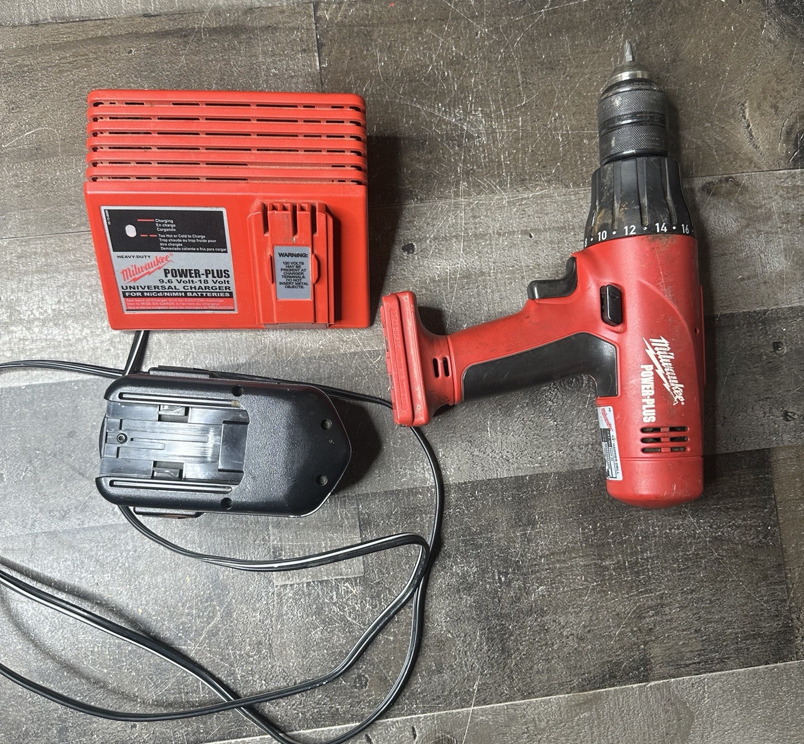 MILWAUKEE POWER PLUS 0524-20 18V 1/2" HAMMER POWER IMPACT DRILL W/ BATTERY/CASE