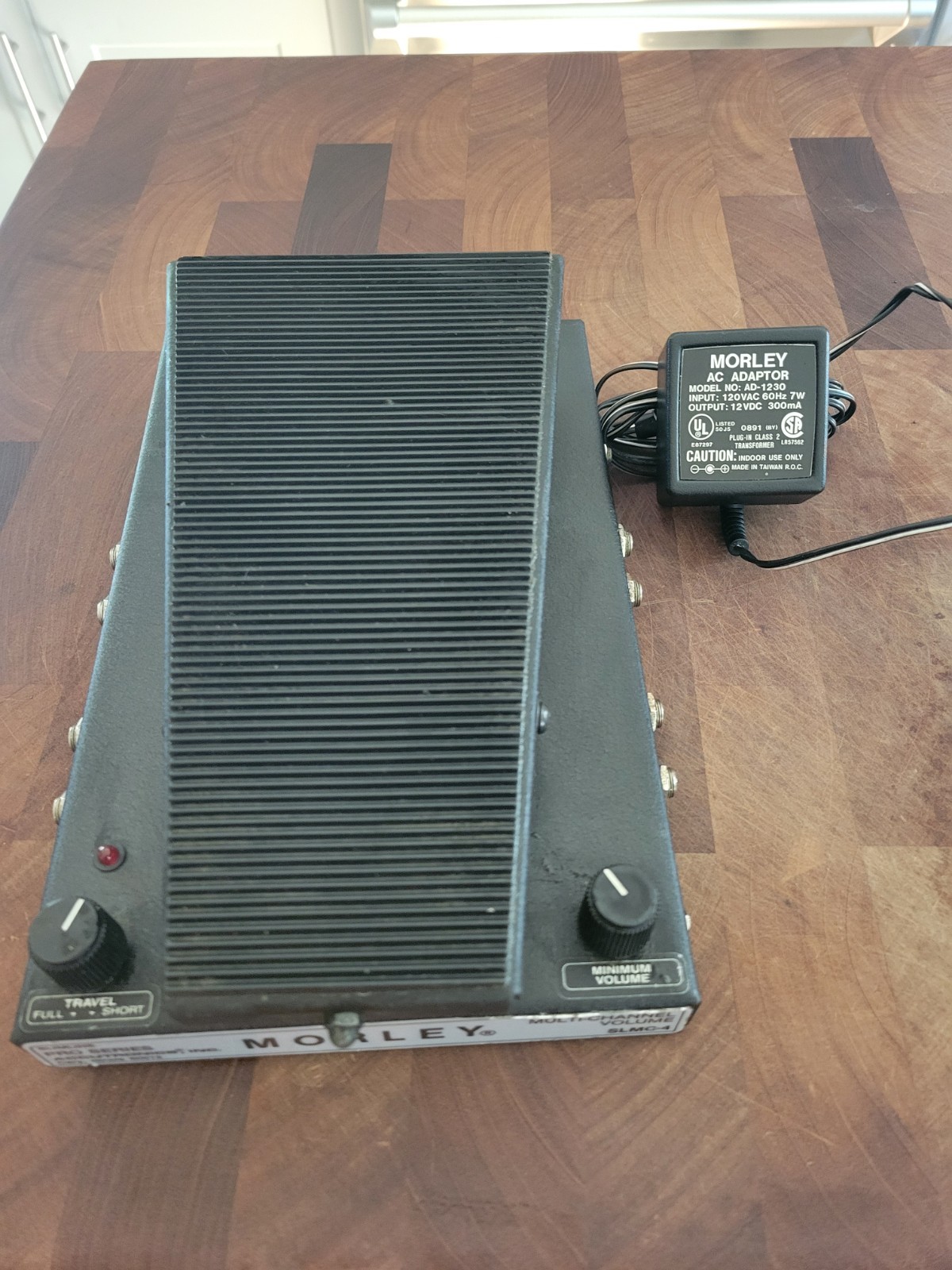 Morley SLMC-4 multi-channel volume pedal with power adapter