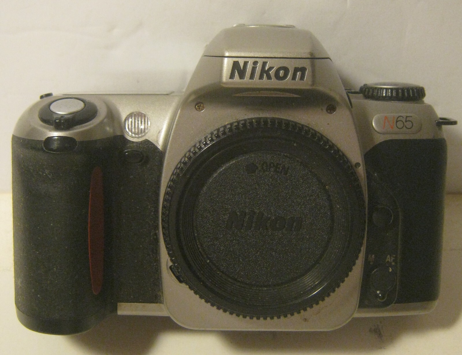 NIKON N65 35mm Camera BODY Only!! POWERS UP!! Excellent & Clean!!!