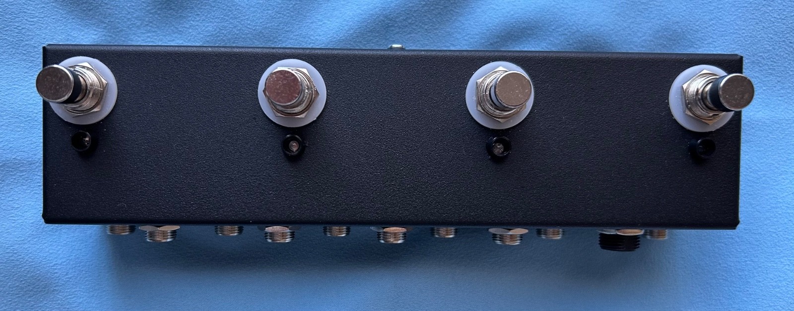 Loop Switchers 4 Channel True Bypass Strip for Pedalboards