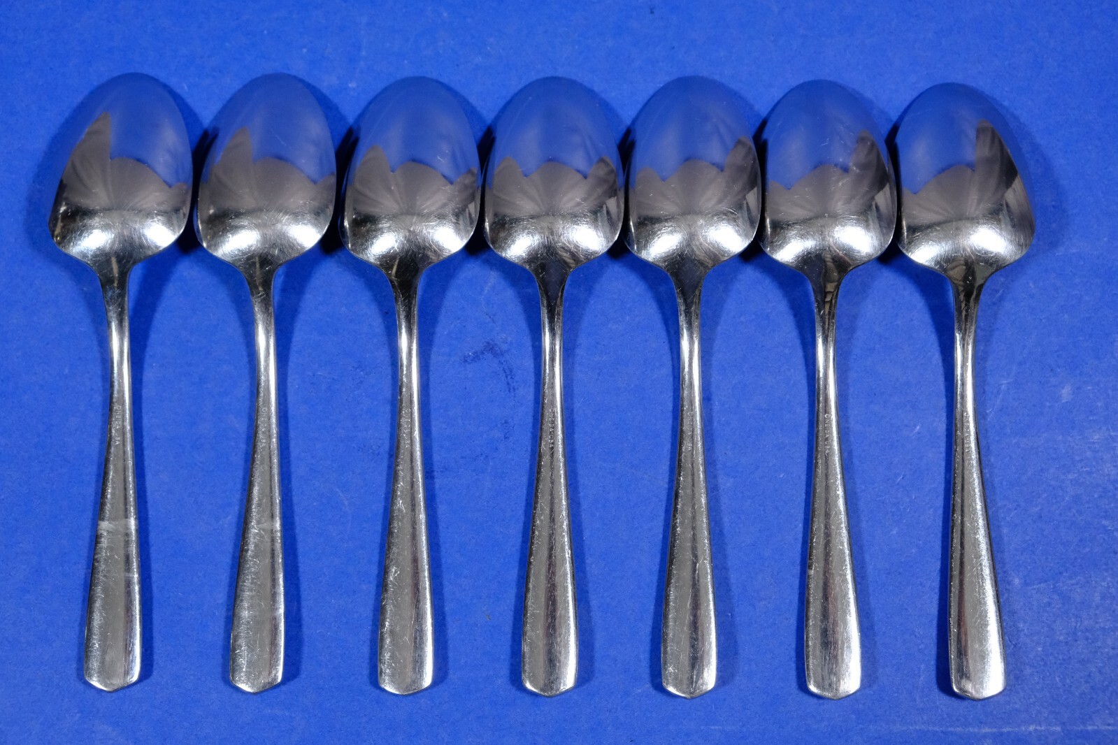 7 x Oneida Equator Stainless Oval Soup Spoons 7 ¼”