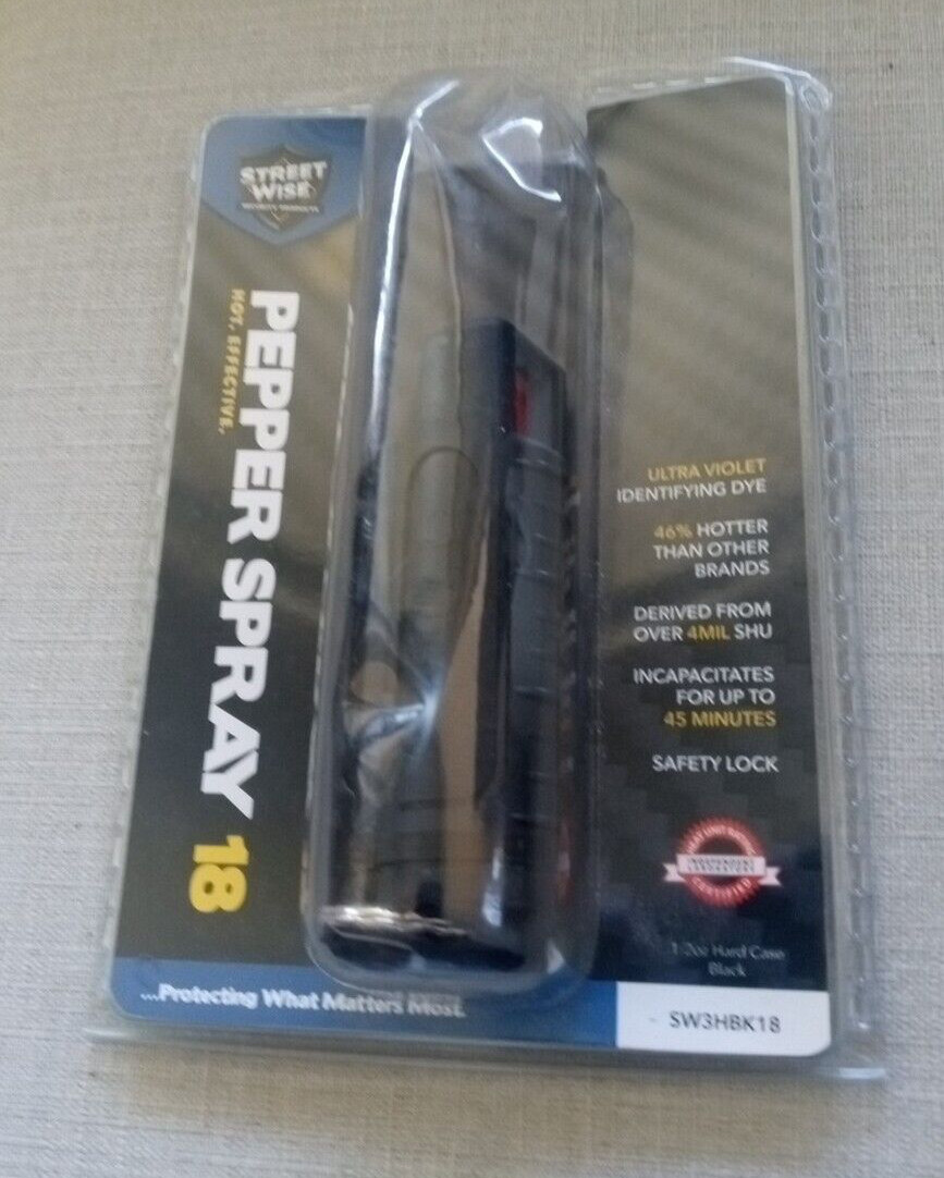 Street Wise  Pepper Spray 18  Flip Top Black  w KeyRing  New