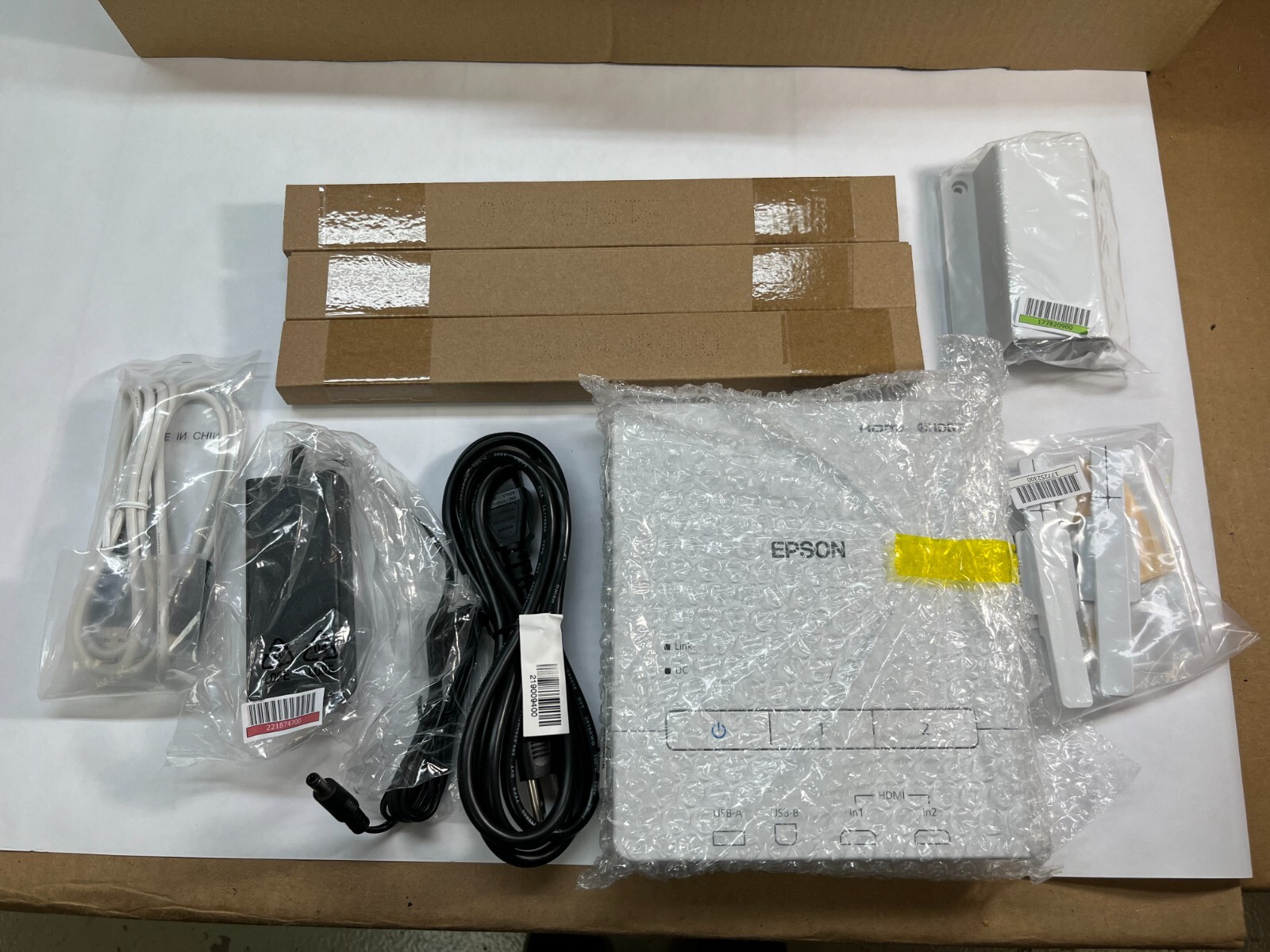 Epson ELPHD02 HDBT HDMI Display Transmitter/Control Pad  W/ Accessories