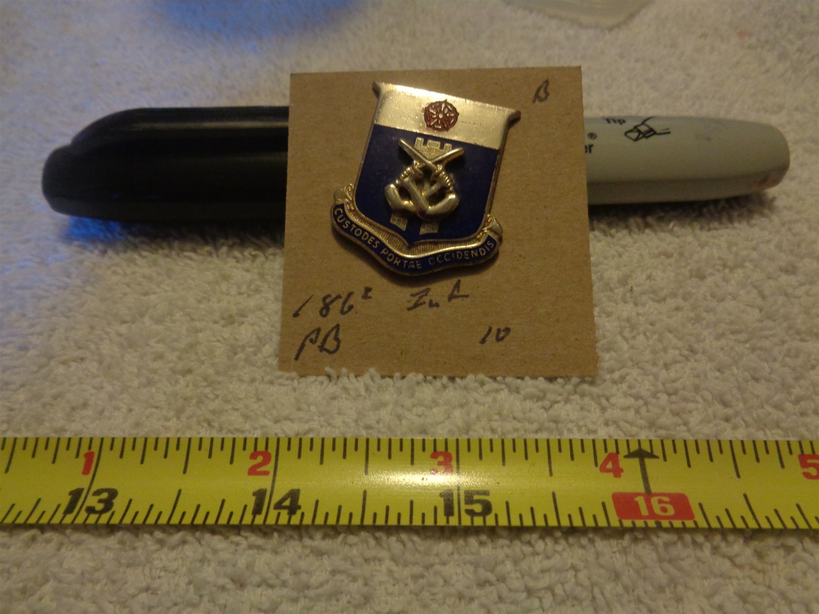 186th Infantry 10 Unit Crest, DI, DUI Pinback (DRAW#R14)