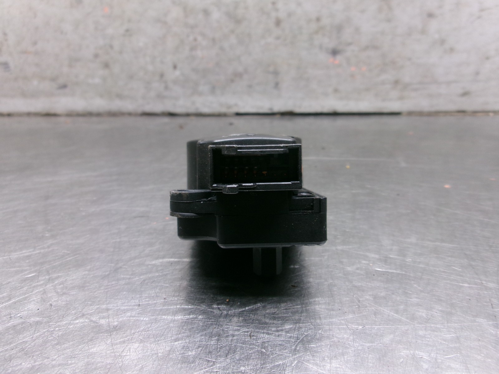 01 - 05 MERCEDES BENZ C240 HVAC HEATER BLEND DOOR FLAP ACTUATOR A2038201642