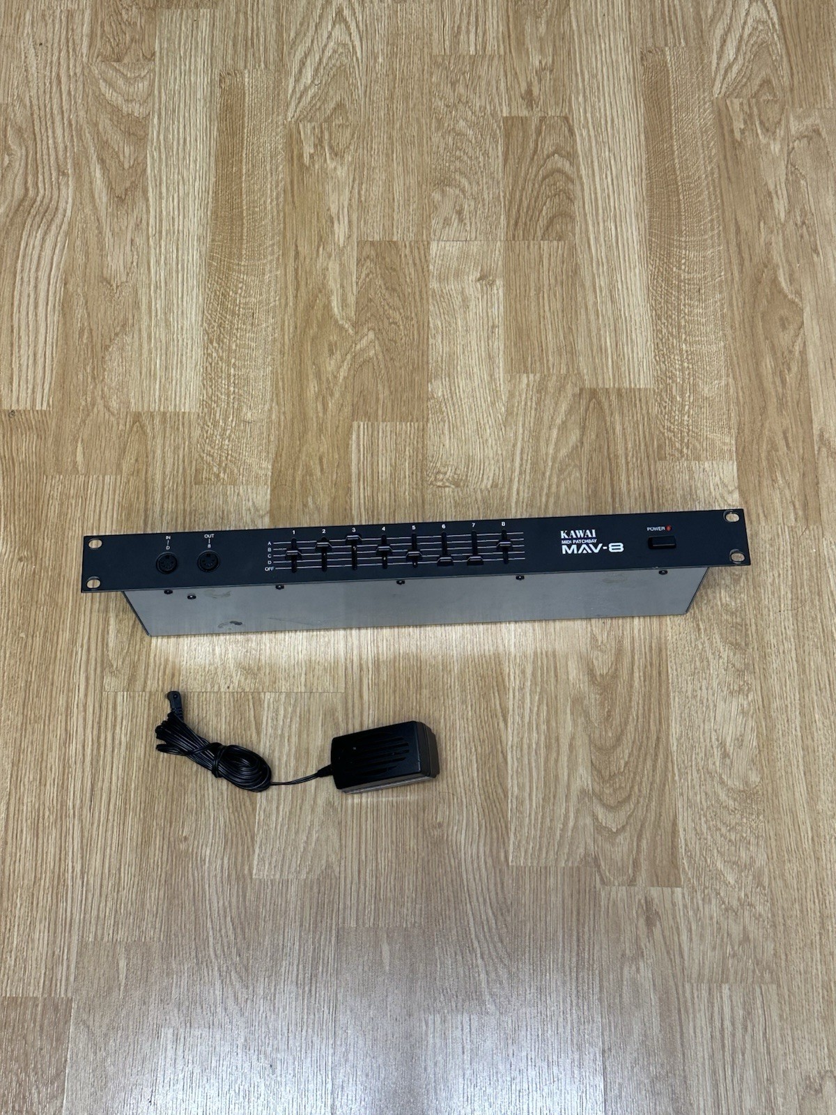 Kawai Midi Patchbay MAV-8  good Condition with adapter