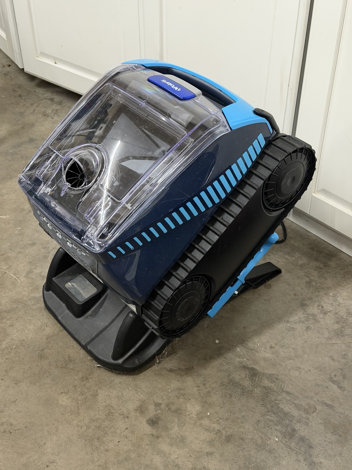 Polaris FREEDOM Cordless Robotic Pool Cleaner (FAULTY BATTERY)