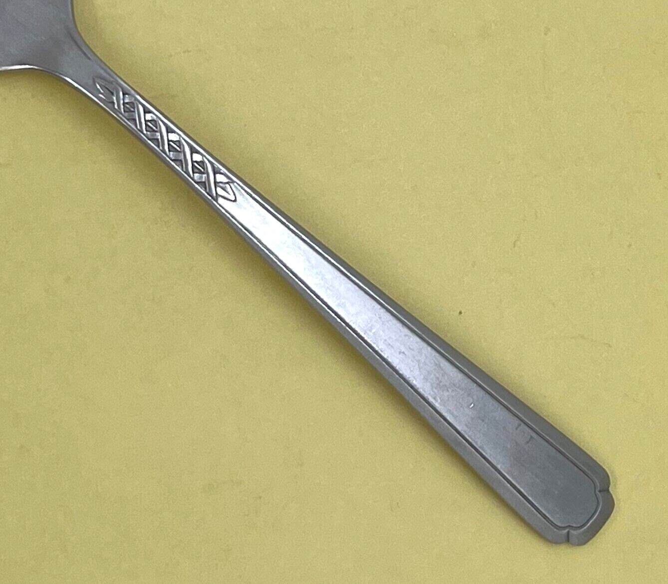 ONEIDA ONEIDACRAFT FLIGHT STAINLESS DELUXE FLATWARE GLOSSY CRISSCROSS - CHOICE