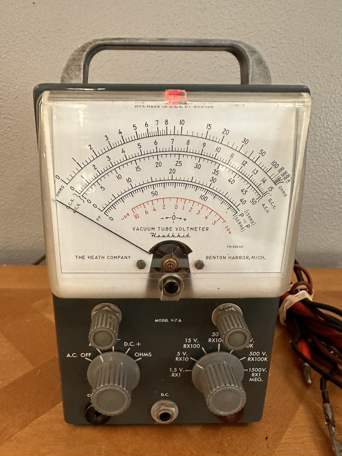Vintage Heathkit VTVM Model V-7A Vacuum Tube Meter Powers On / Untested