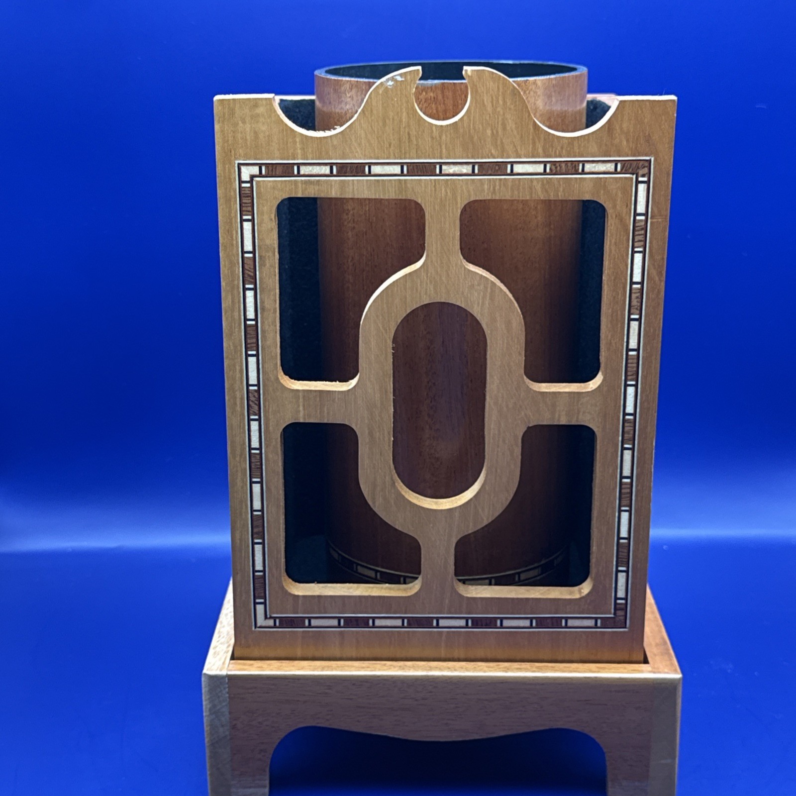 Square Circle - Tony Karpinski - Handcrafted Quality Production Magic Trick