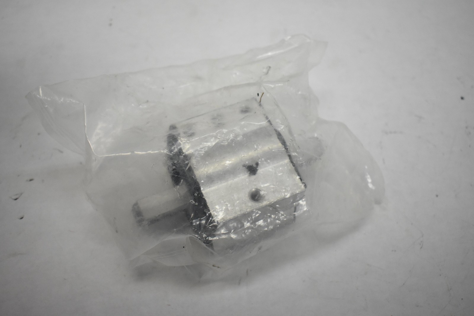 SRS Metal Rubber Mount Bushing Suspension Bracket New Genuine OEM