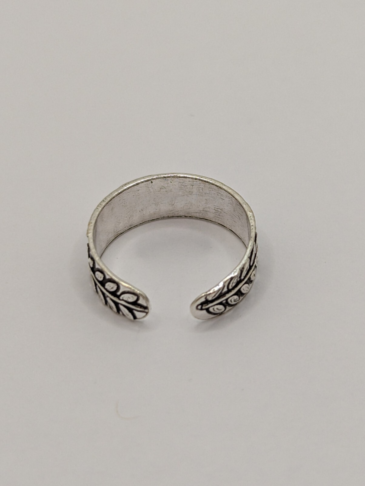 Sterling Silver Toe Ring. Vine With Leaves Design. Adjustable Size. 925 Silver
