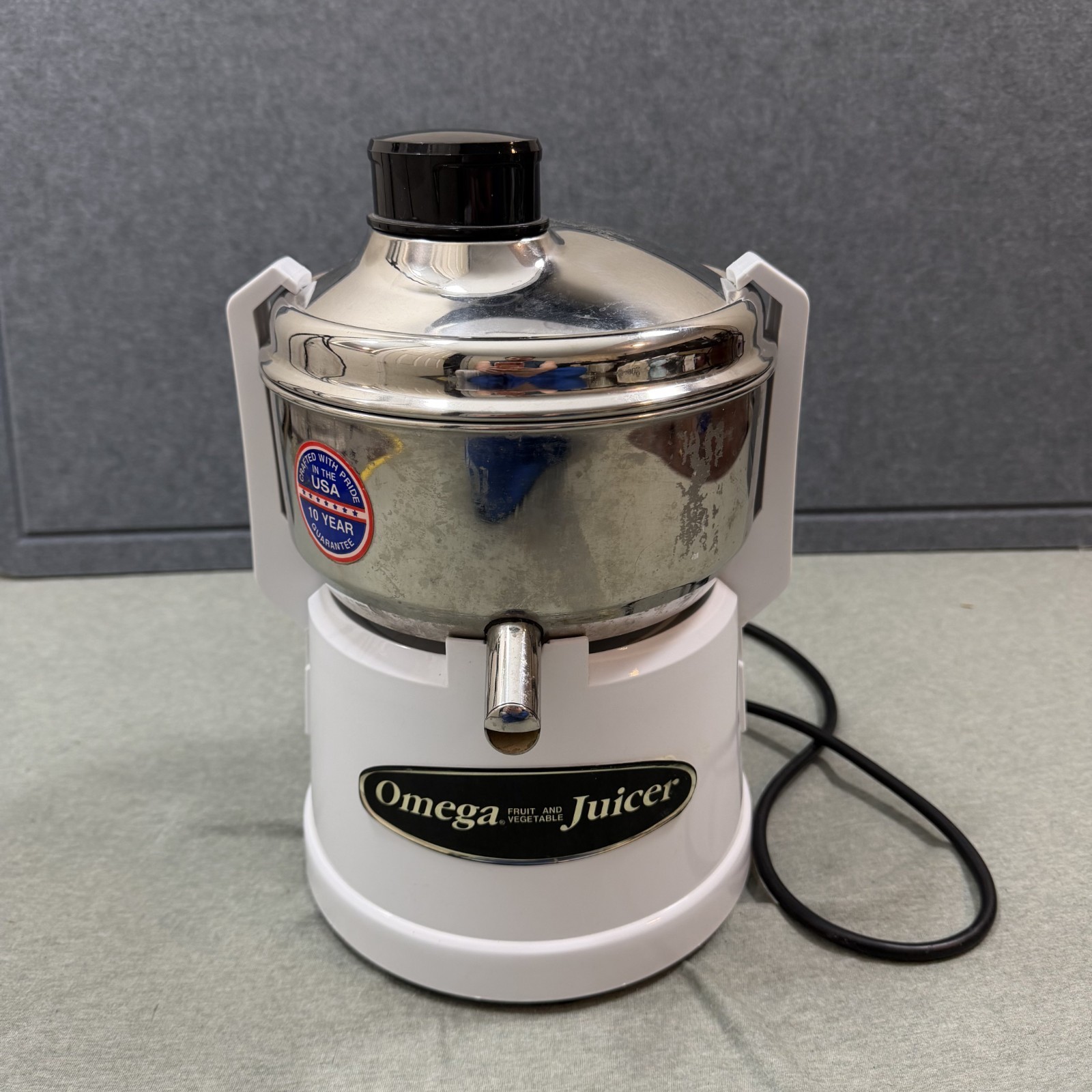 Vintage Omega Fruit And Vegetable Juicer Model 9000 House And Commercial Tested