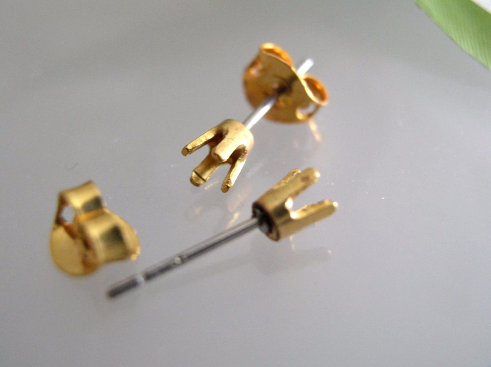 3 or 5 pairs two tone 3mm Pre-Notched 4 Prong Snap in round earring setting+nuts