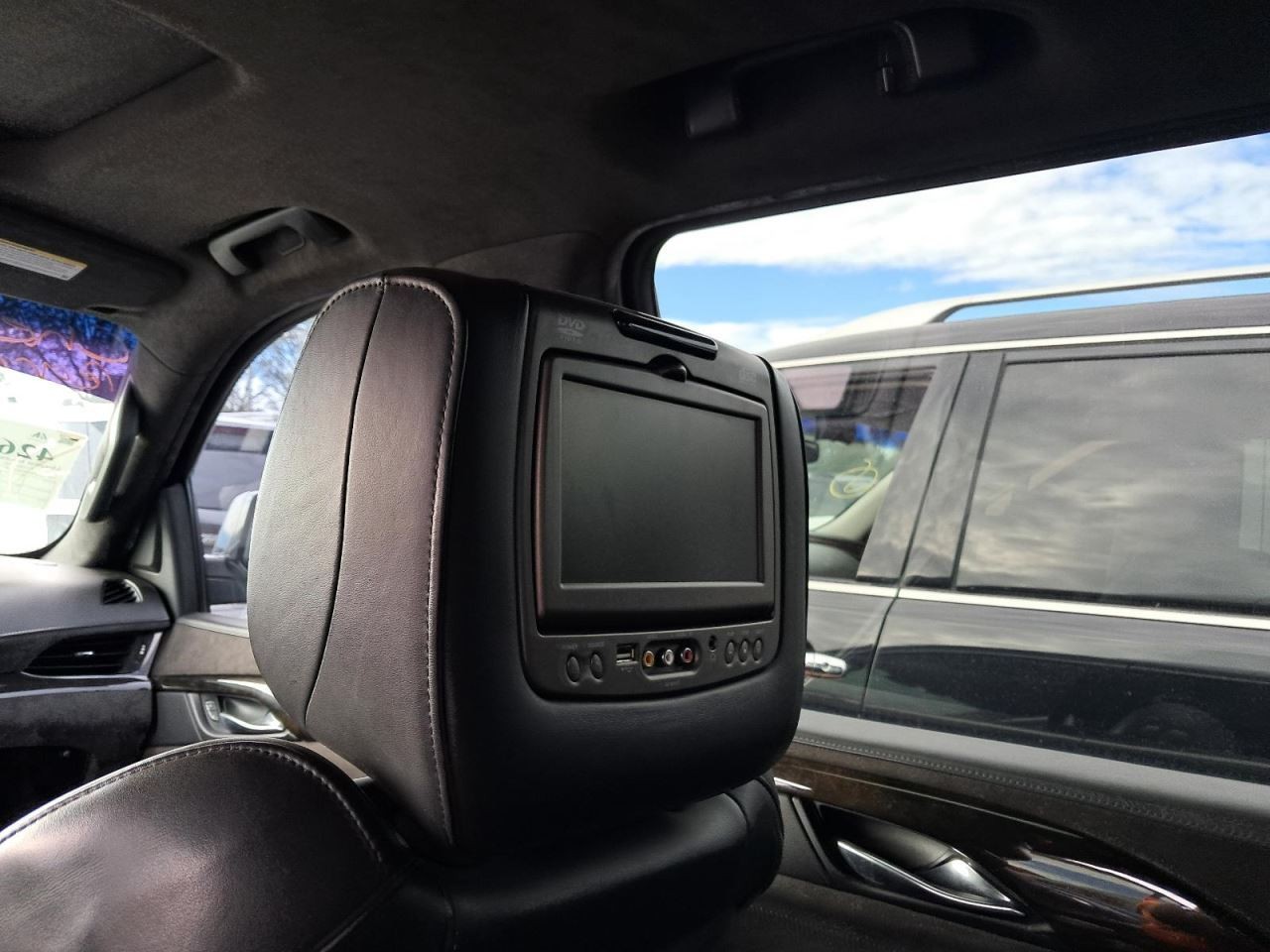 ESCALAESV 2017 Glove Box 4809120