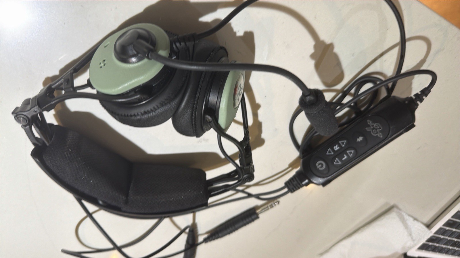 David Clark DC PRO-X2 Headset Aircraft Good Condition, Dual Plug.