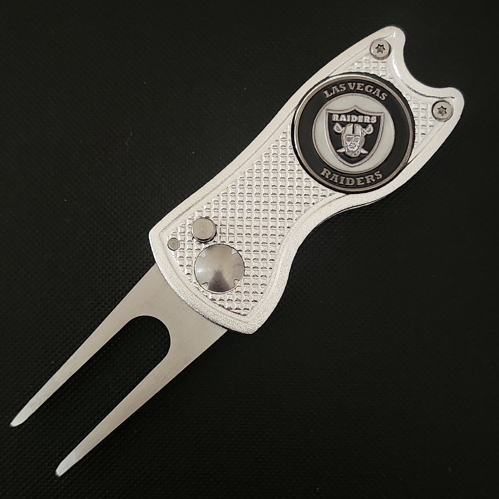 NFL Las Vegas Raiders Switchblade Divot Repair Tool 2-Sided Golf Ball Marker