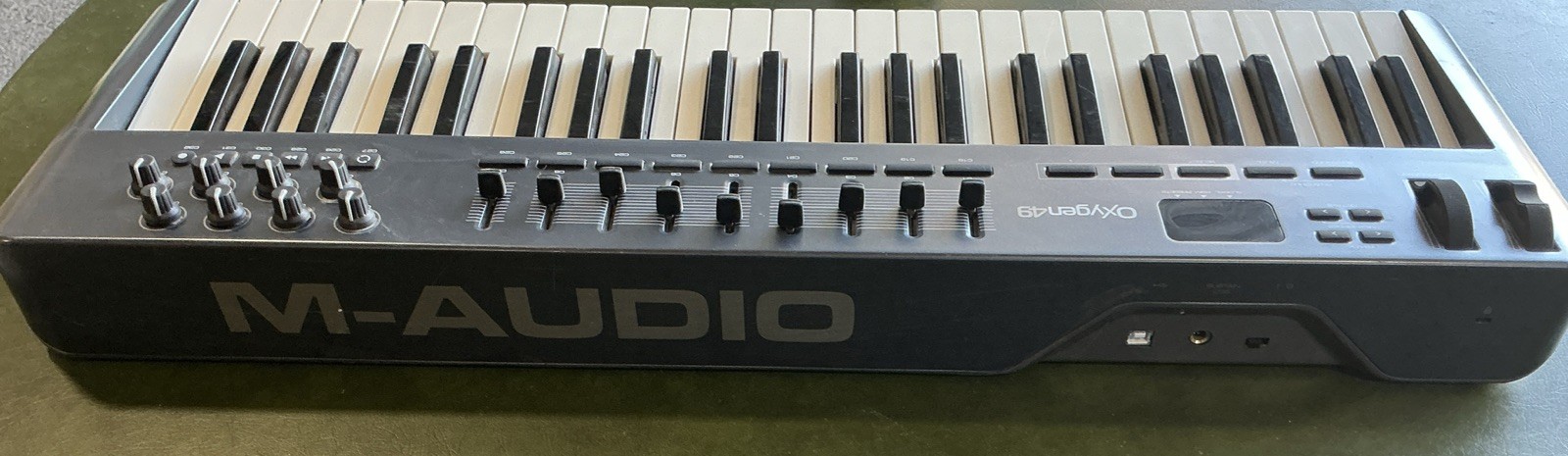 EUC M-Audio Oxygen 49 (3rd Gen) Electronic Midi Keyboard Tested