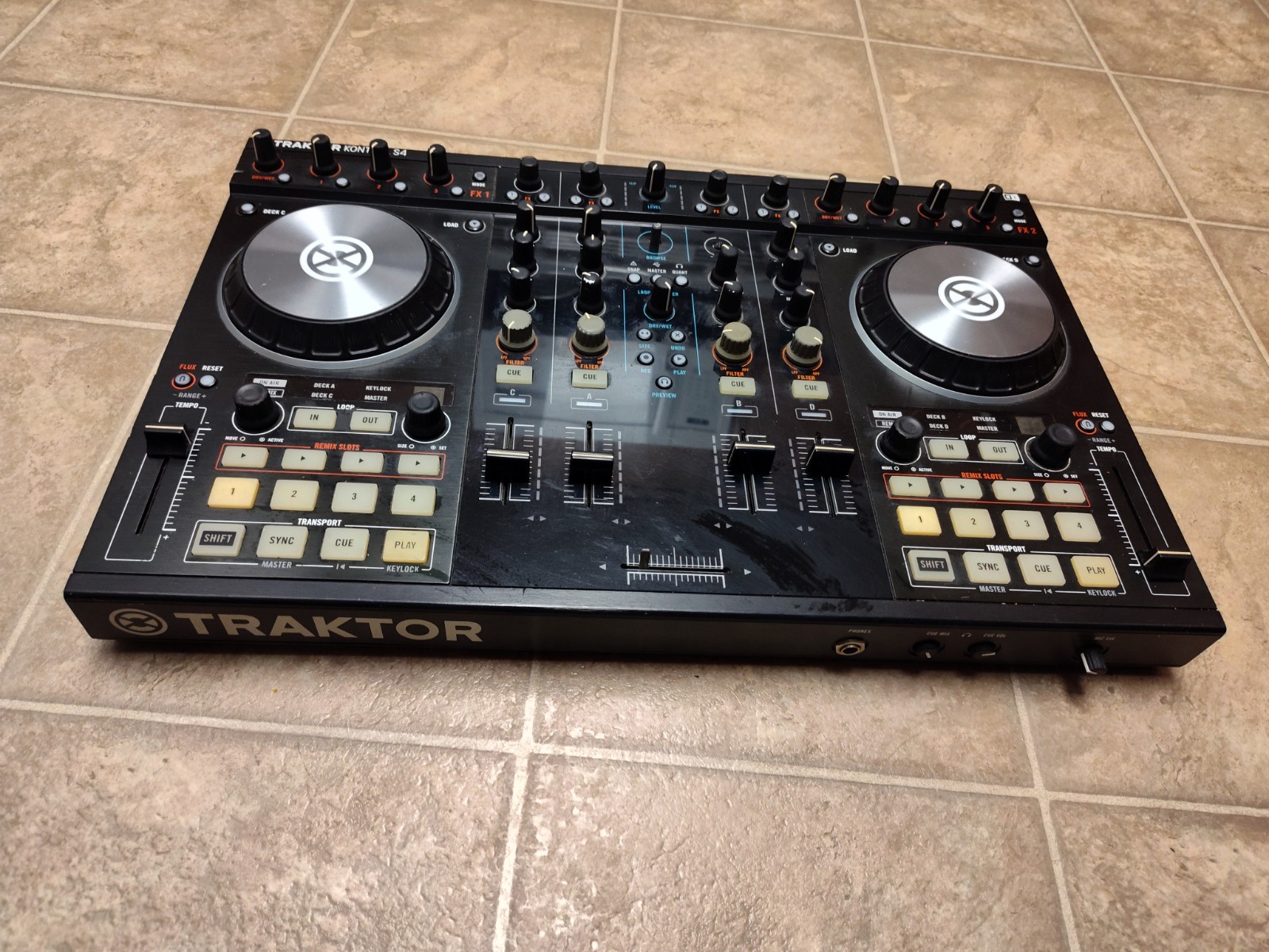 Native Instruments Traktor Kontrol S4 MK2 DJ Controller 4-Channel