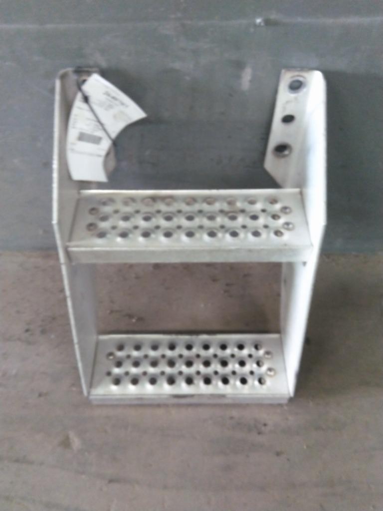 Replaces 2007 INTERNATIONAL 9400I FRAME STEP ,  IL