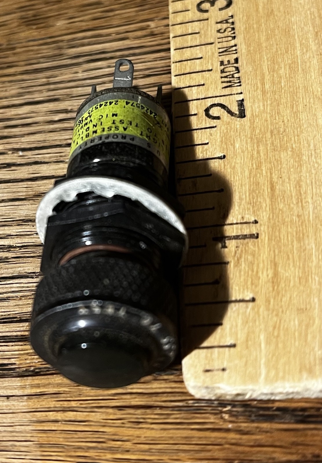 2 Green light assembly press to test indicator MIC VM911-19-060