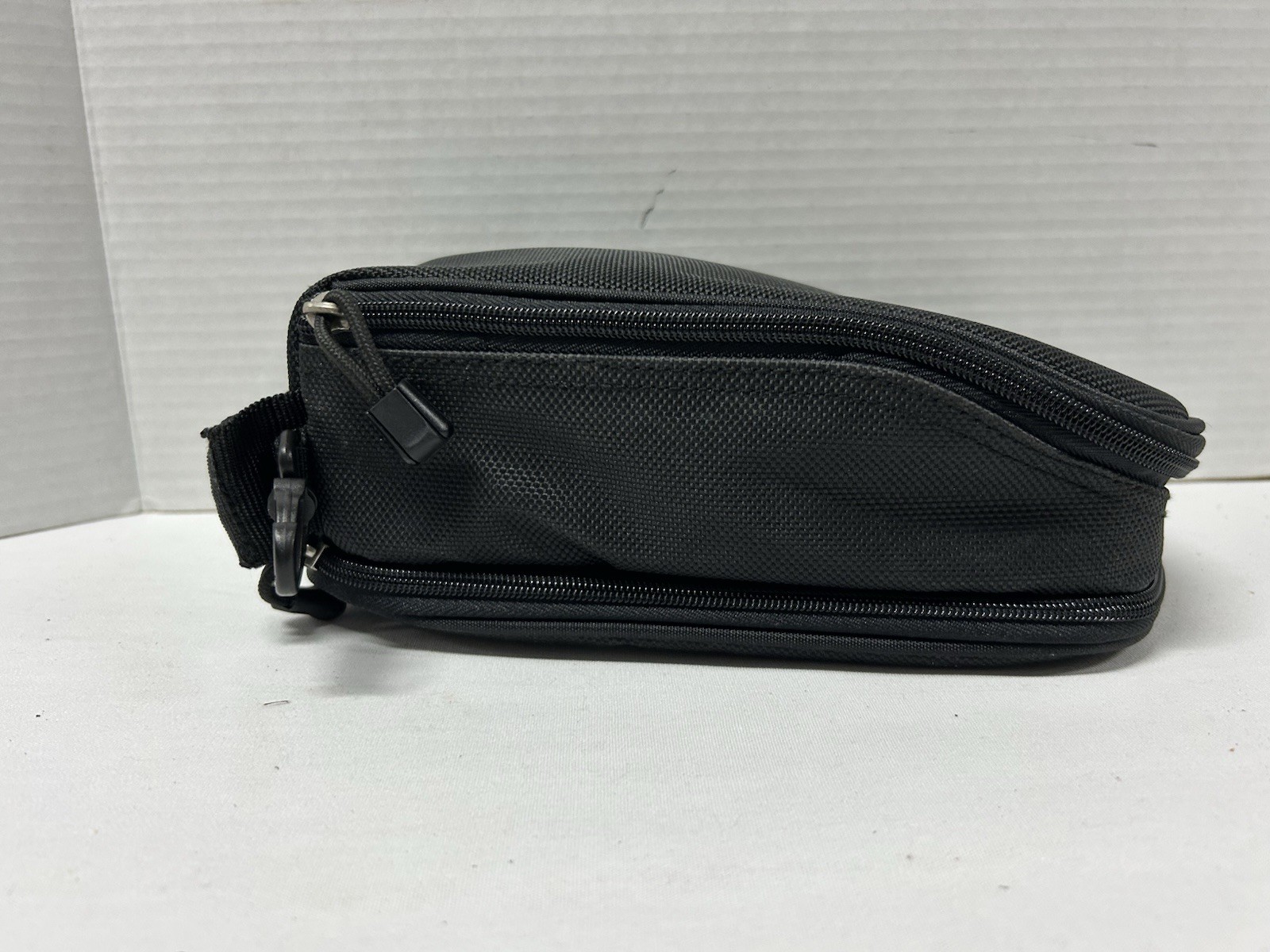 Original Microsoft Xbox Live Black Zipper Game & Accessory Carry Case Bag
